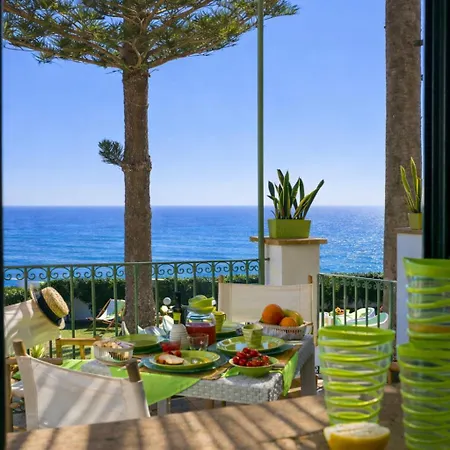 Tatil Evi Di Fiori Beachfront With Terrace And Direct Access Fontane Bianche