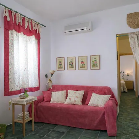 Di Fiori Beachfront With Terrace And Direct Access Tatil Evi