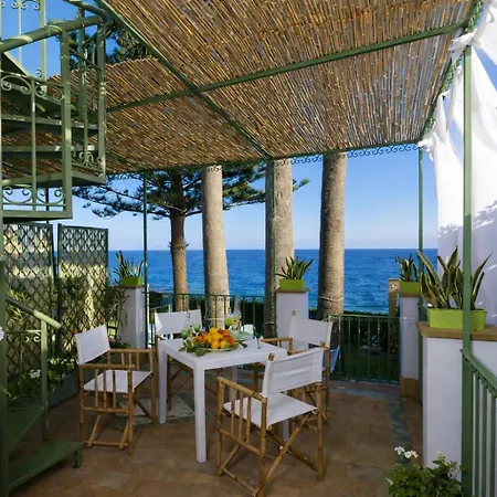 Di Fiori Beachfront With Terrace And Direct Access Fontane Bianche