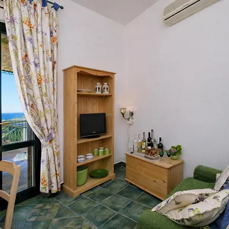 Di Fiori Beachfront With Terrace And Direct Access *