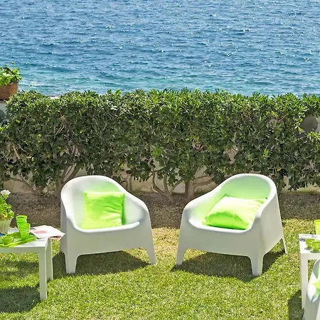 Di Fiori Beachfront With Terrace And Direct Access Tatil Evi