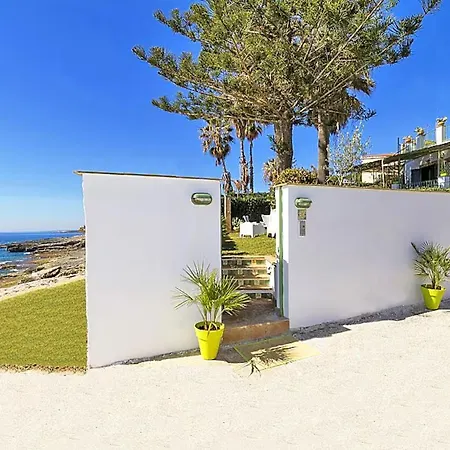 Di Fiori Beachfront With Terrace And Direct Access Tatil Evi